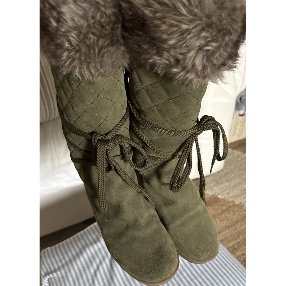 Oh Deer! olive green quilted suede wedge Snow boots faux fur trim. Women's 8